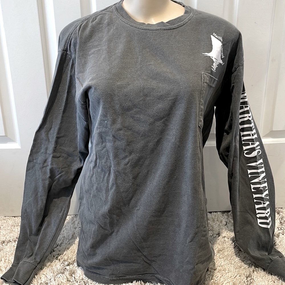 MARTHAS VINEYARD WHITE WASHED GRAY T SHIRT. NWOT  LS SZ  large